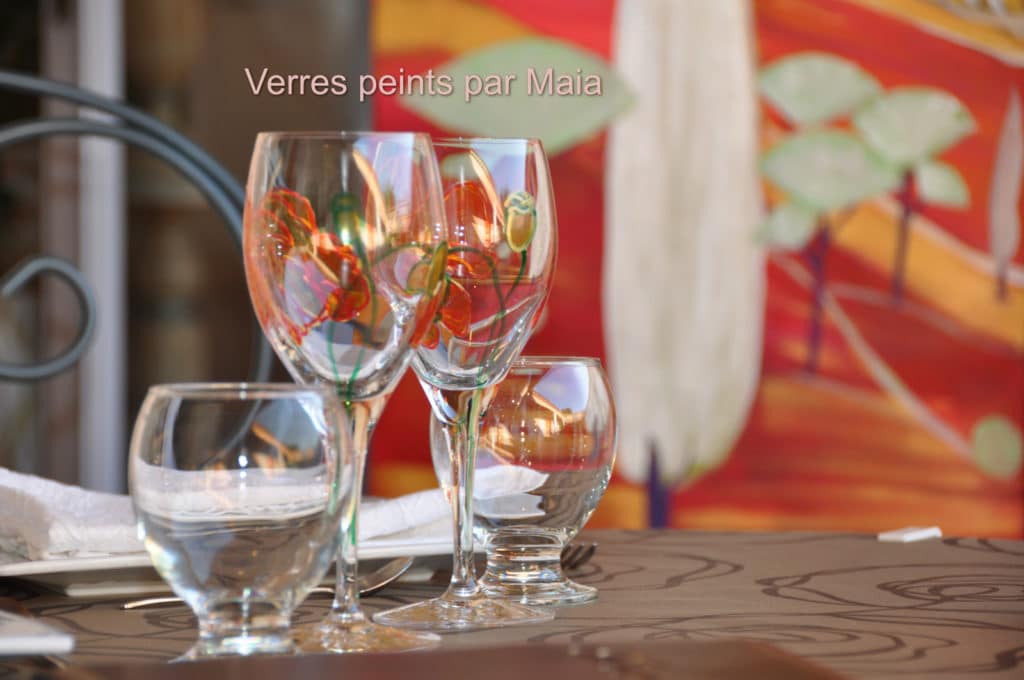 Verres peints à la main